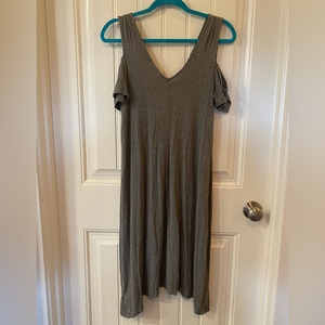 Motherhood Maternity heather gray‎ cold shoulder dress size medium